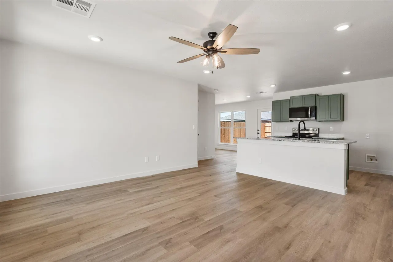 Photo 5 — 514 E 24th Street, Wolfforth, TX 79382