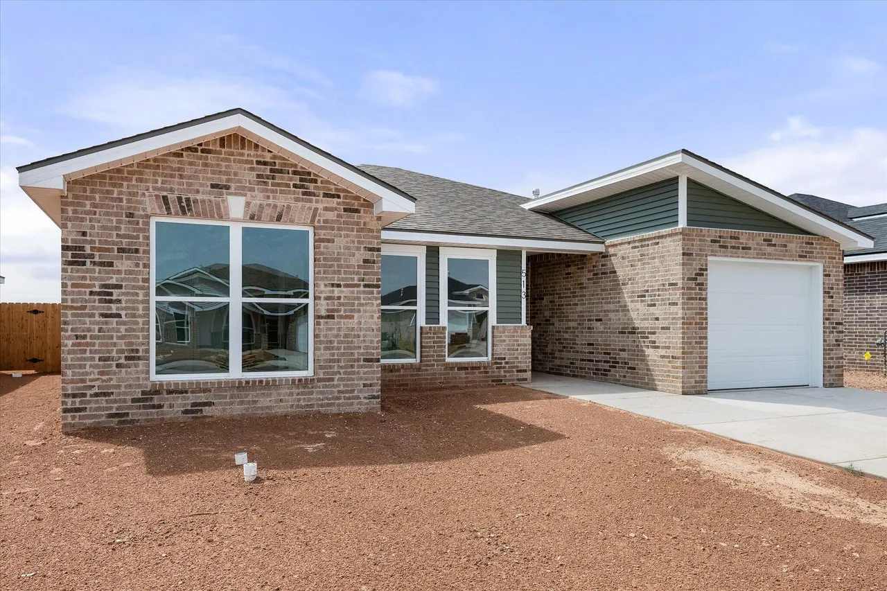Photo 3 — 513 E 24th Street, Wolfforth, TX 79382