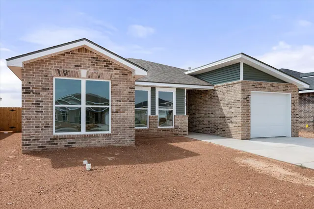 Photo 3 — 513 E 24th Street, Wolfforth, TX 79382