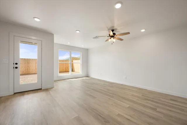 Photo 5 — 513 E 24th Street, Wolfforth, TX 79382