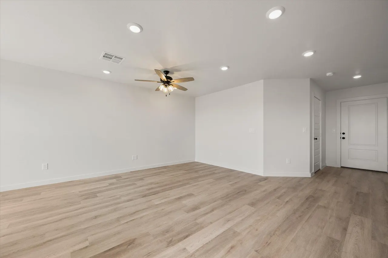 Photo 9 — 513 E 24th Street, Wolfforth, TX 79382