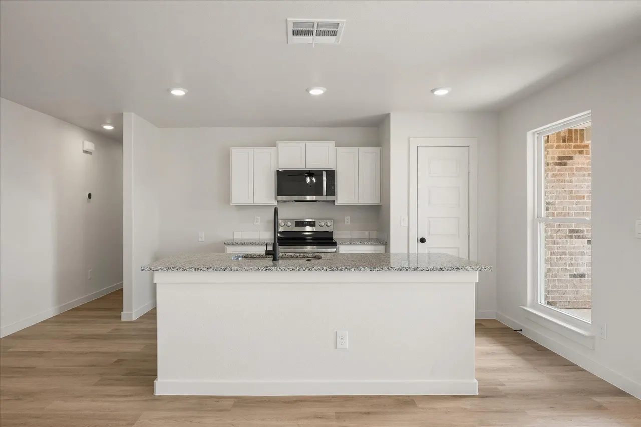 Photo 10 — 513 E 24th Street, Wolfforth, TX 79382
