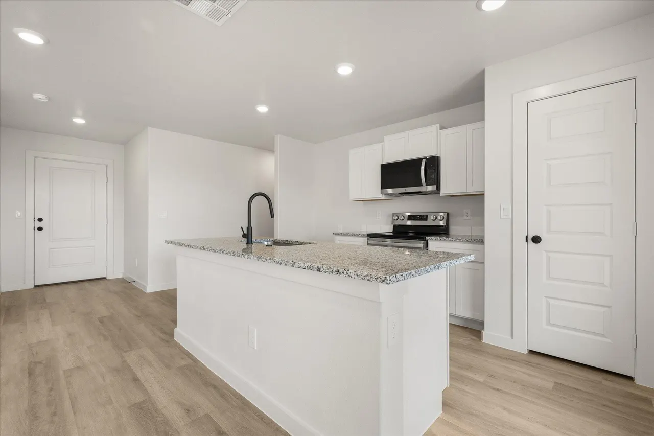 Photo 12 — 513 E 24th Street, Wolfforth, TX 79382