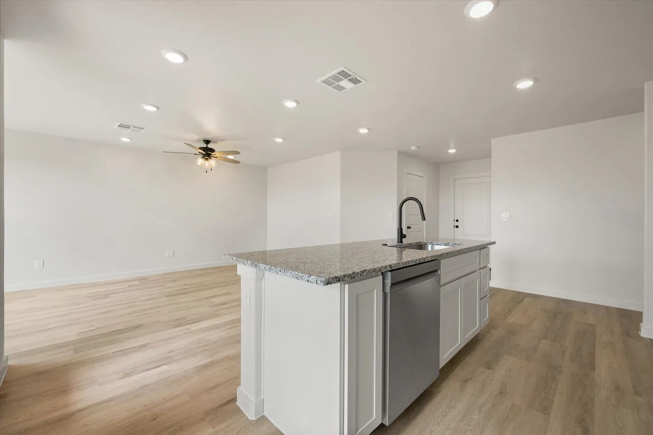 Photo 14 — 513 E 24th Street, Wolfforth, TX 79382