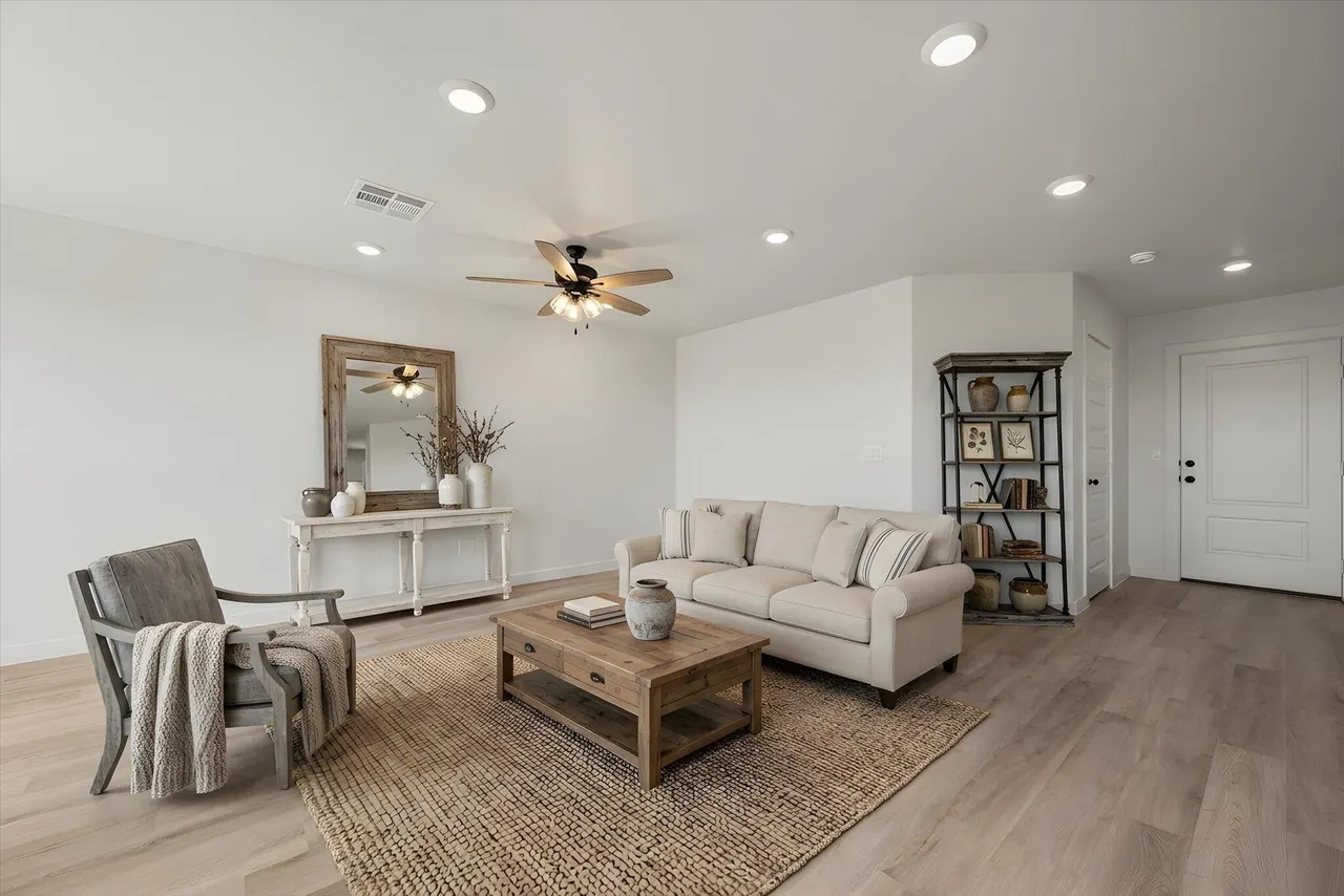 Photo 8 — 513 E 24th Street, Wolfforth, TX 79382