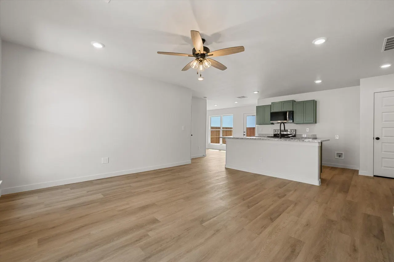 Photo 6 — 515 E 24th Street, Wolfforth, TX 79382
