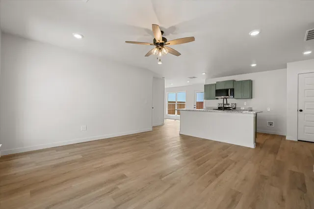 Photo 6 — 515 E 24th Street, Wolfforth, TX 79382