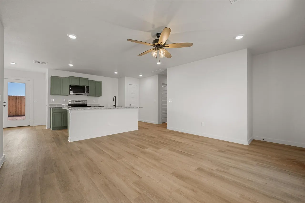 Photo 5 — 515 E 24th Street, Wolfforth, TX 79382