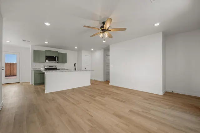 Photo 5 — 515 E 24th Street, Wolfforth, TX 79382