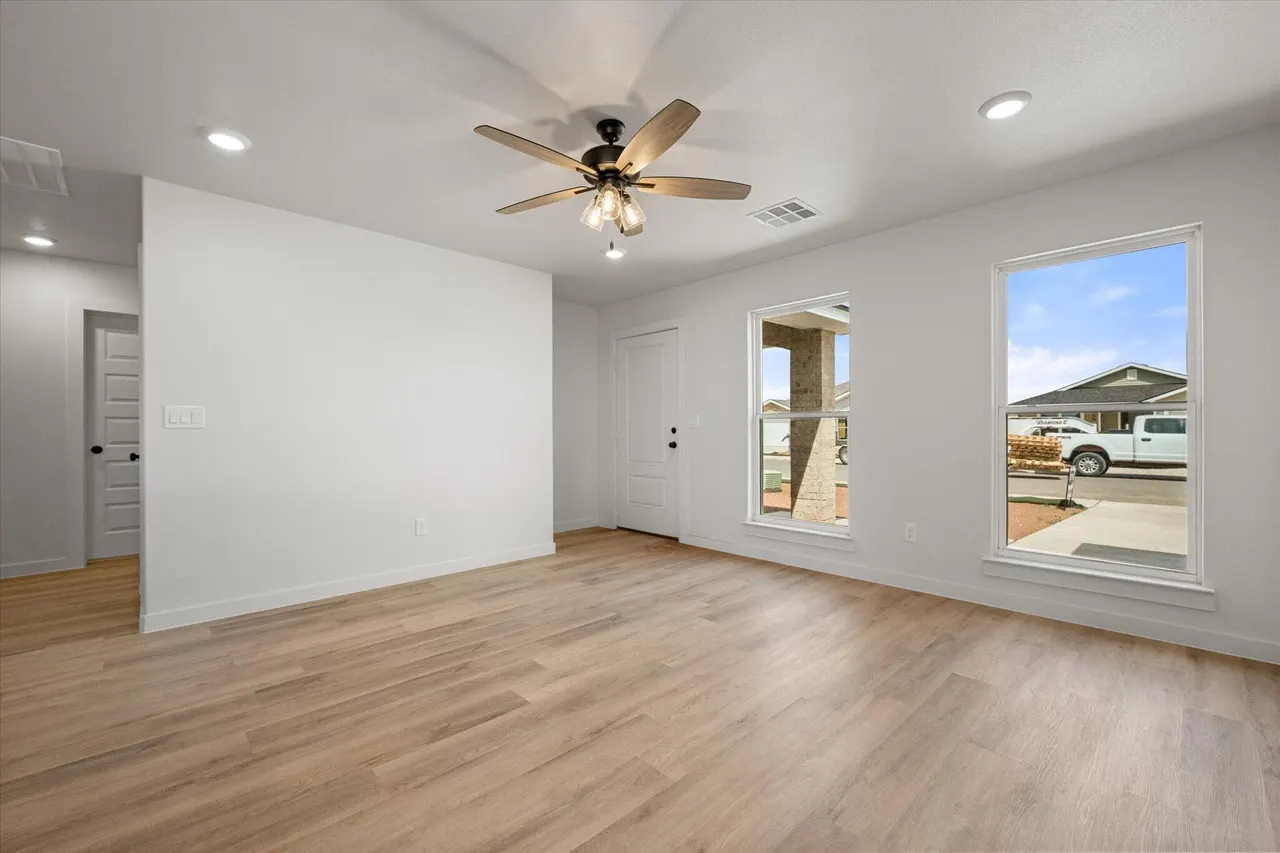 Photo 7 — 515 E 24th Street, Wolfforth, TX 79382