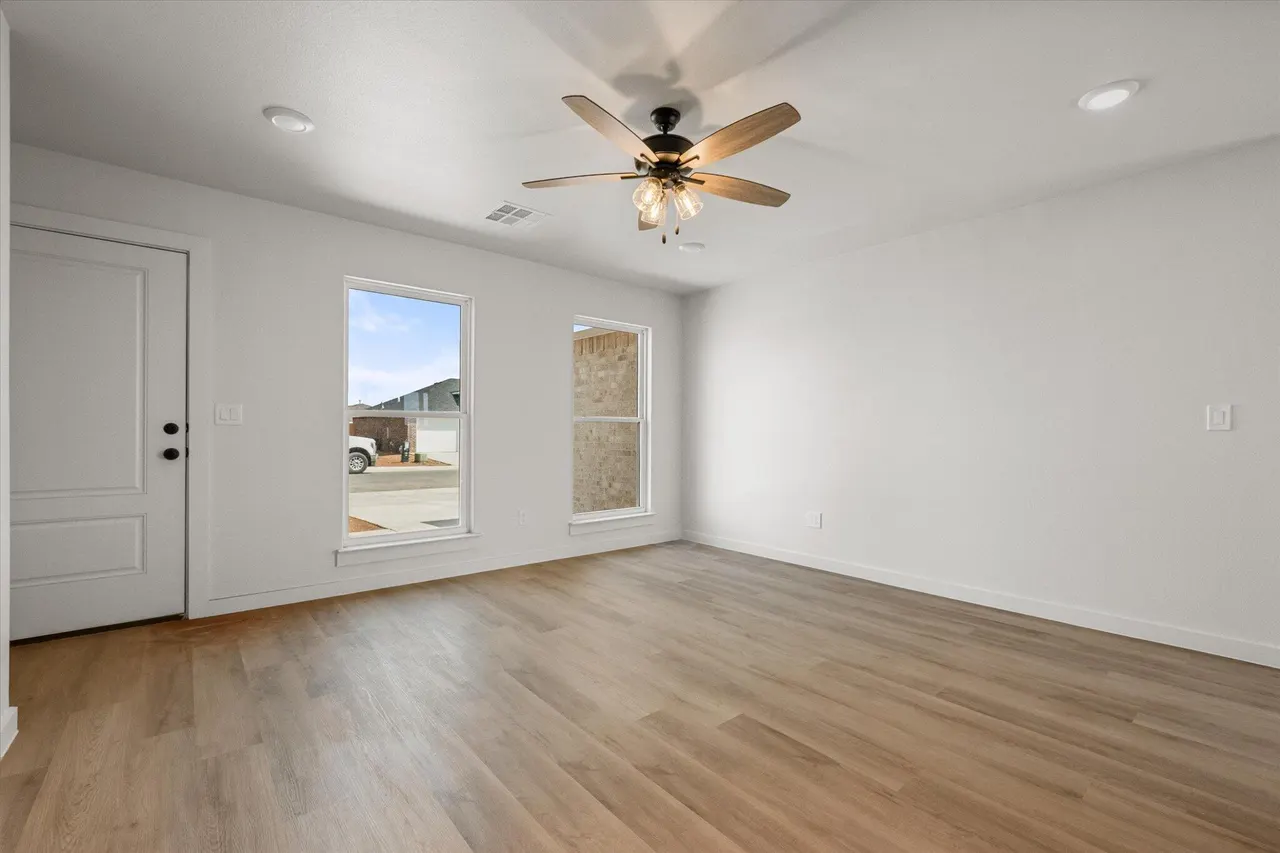 Photo 8 — 515 E 24th Street, Wolfforth, TX 79382