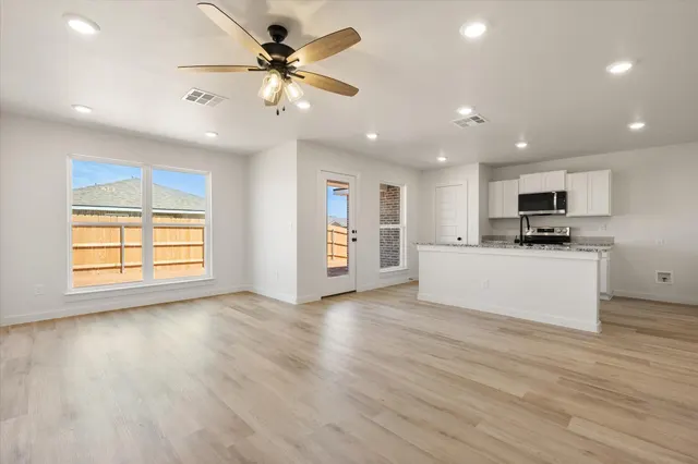 Photo 7 — 518 E 24th Street, Wolfforth, TX 79382