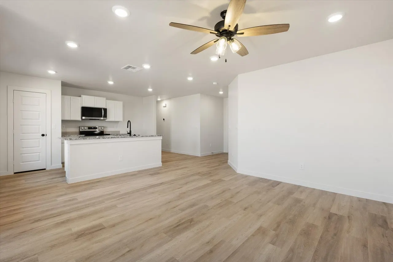 Photo 8 — 518 E 24th Street, Wolfforth, TX 79382