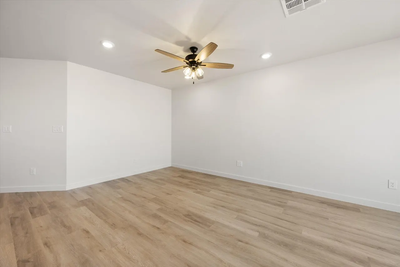 Photo 9 — 518 E 24th Street, Wolfforth, TX 79382
