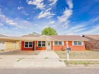 Sold home at 413 E Dogwood Street