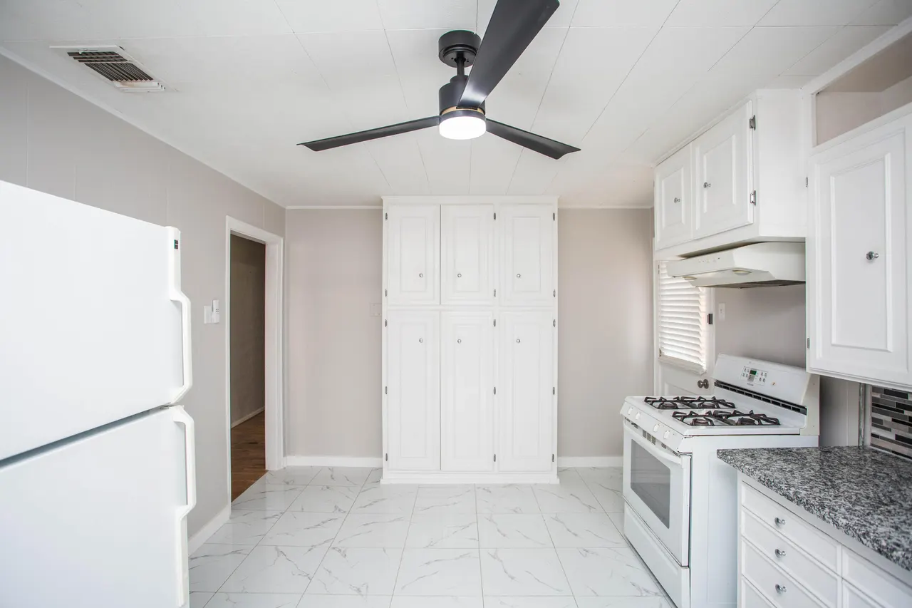 Photo 8 — 2513 31st Street, Lubbock, TX 79410