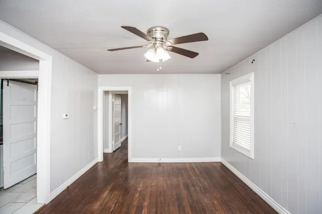 Photo 3 — 2409 39th Street, Lubbock, TX 79412