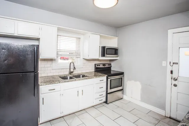 Photo 5 — 2409 39th Street, Lubbock, TX 79412