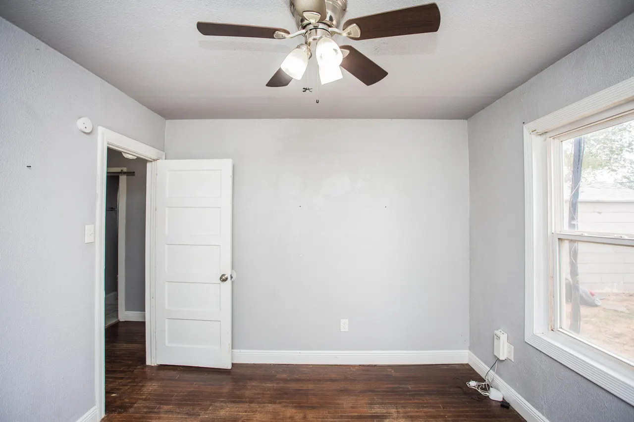 Photo 9 — 2409 39th Street, Lubbock, TX 79412