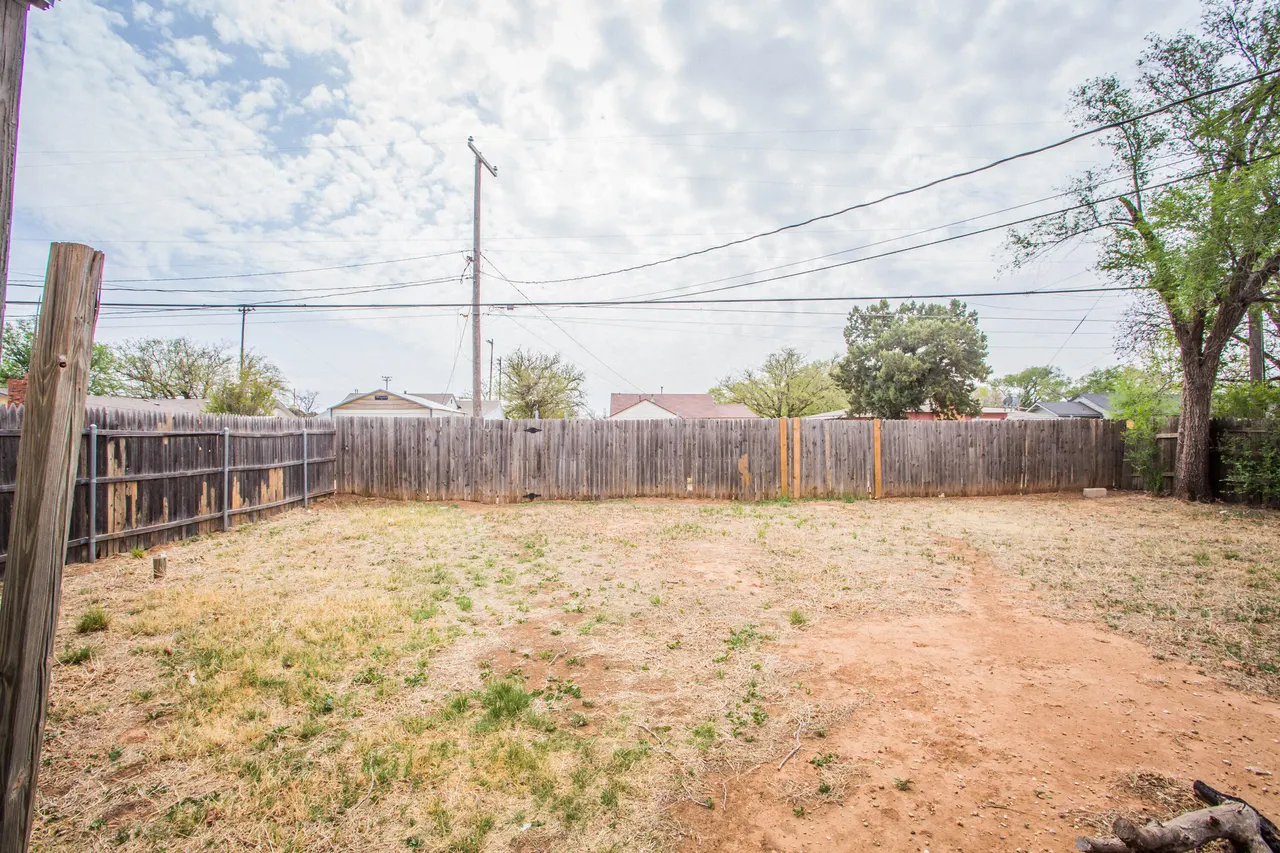 Photo 15 — 2409 39th Street, Lubbock, TX 79412