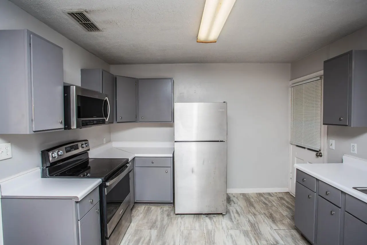 Photo 9 — 4109 33rd Street, Lubbock, TX 79410