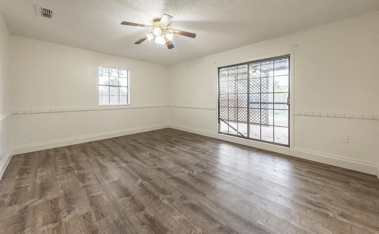 Photo 4 — 6305 35th Street, Lubbock, TX 79407