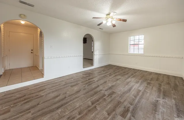 Photo 6 — 6305 35th Street, Lubbock, TX 79407