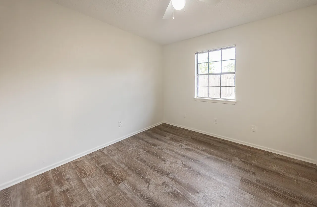 Photo 11 — 6305 35th Street, Lubbock, TX 79407