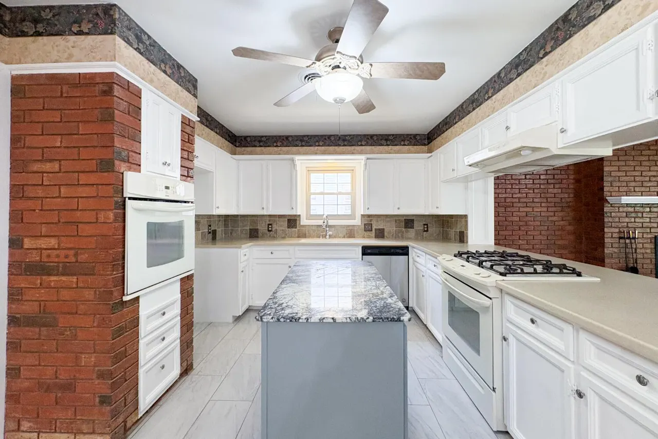 Photo 7 — 4704 29th Street, Lubbock, TX 79410