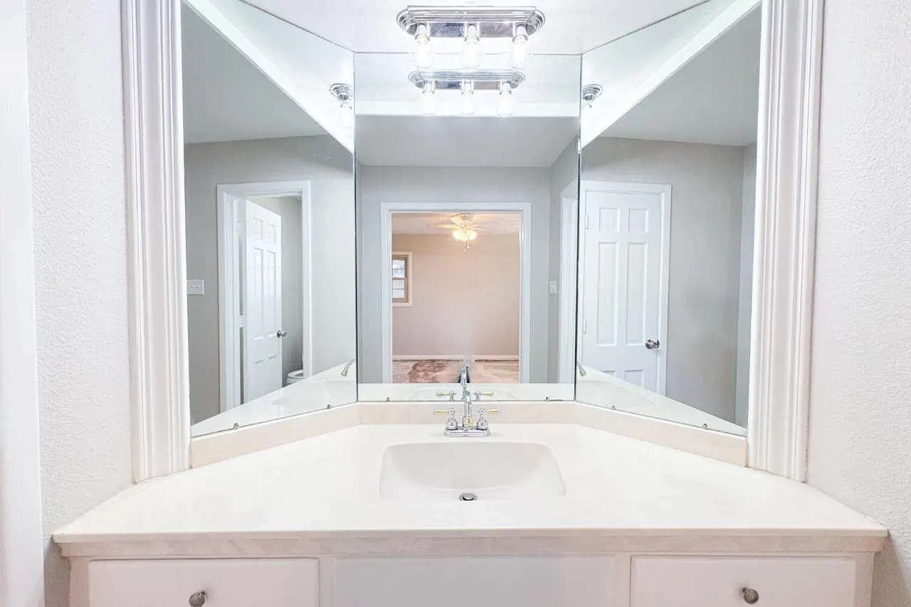 Photo 12 — 4704 29th Street, Lubbock, TX 79410