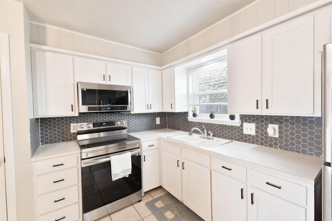 Photo 5 — 3420 Bangor Drive, Lubbock, TX 79407