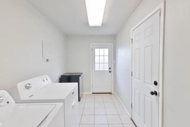 Photo 7 — 3420 Bangor Drive, Lubbock, TX 79407