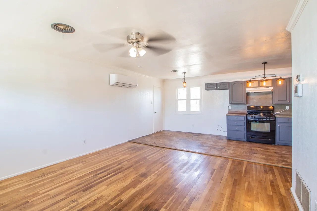 Photo 3 — 133 Elgin Avenue, Levelland, TX 79336