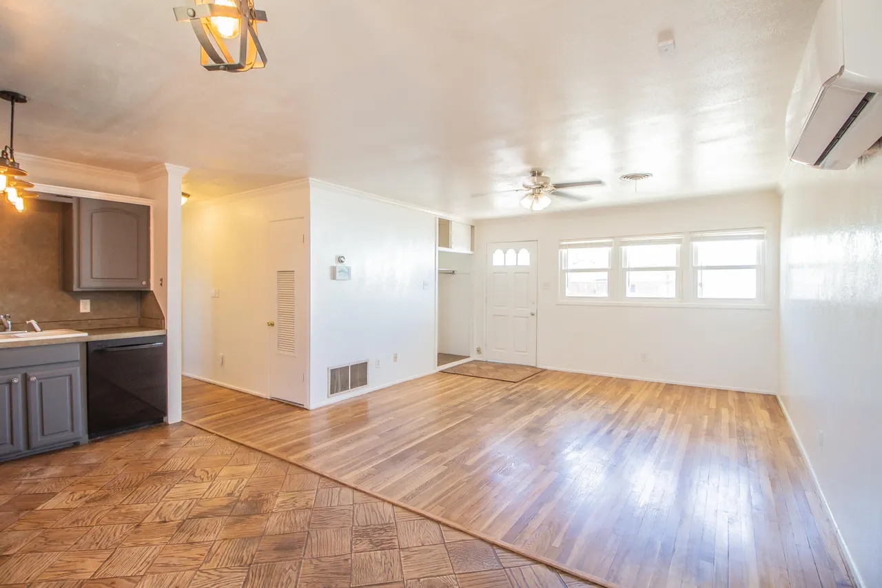 Photo 5 — 133 Elgin Avenue, Levelland, TX 79336