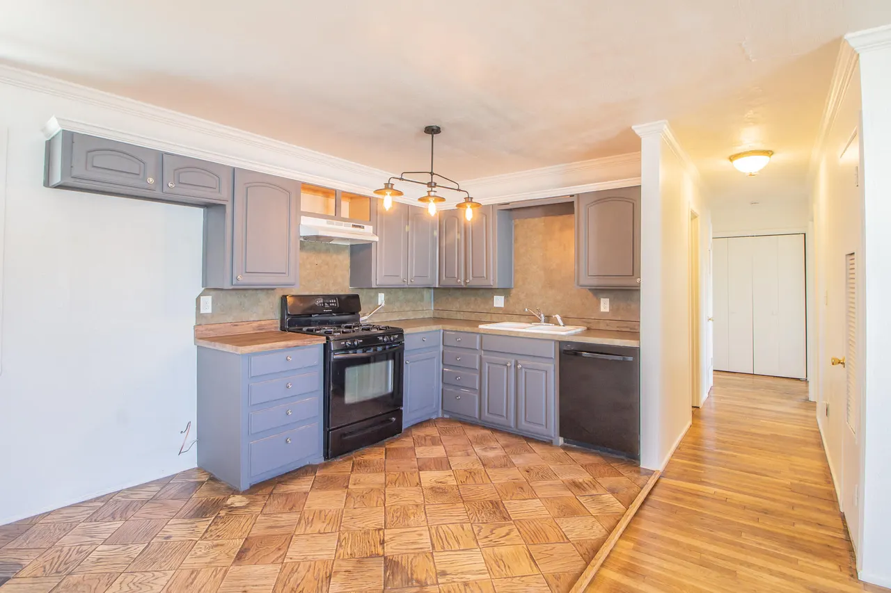 Photo 7 — 133 Elgin Avenue, Levelland, TX 79336