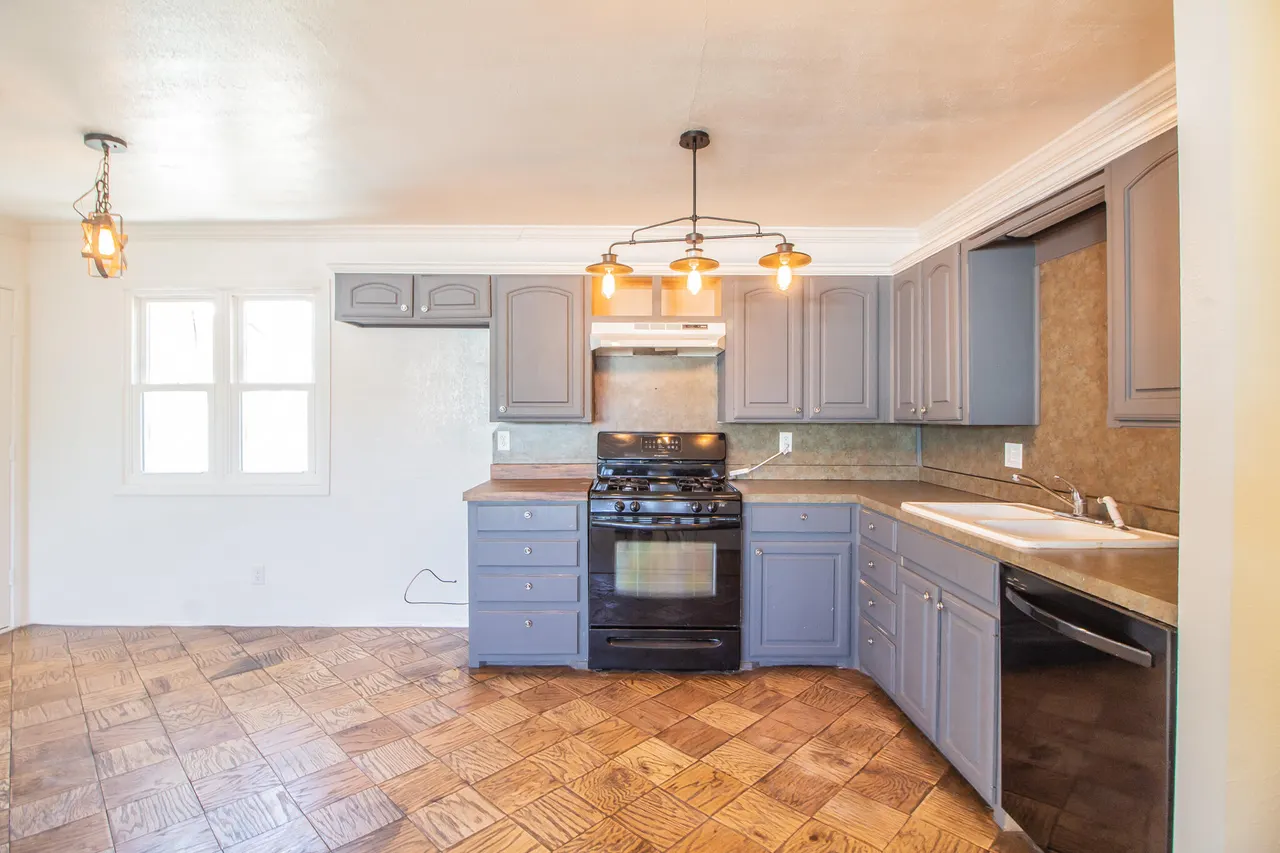 Photo 8 — 133 Elgin Avenue, Levelland, TX 79336