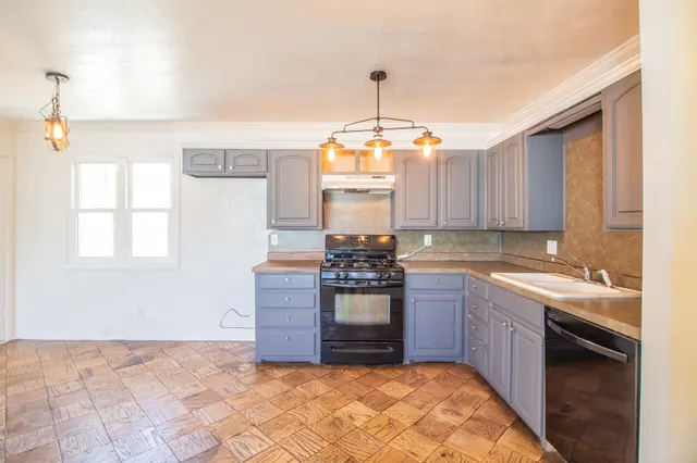 Photo 8 — 133 Elgin Avenue, Levelland, TX 79336