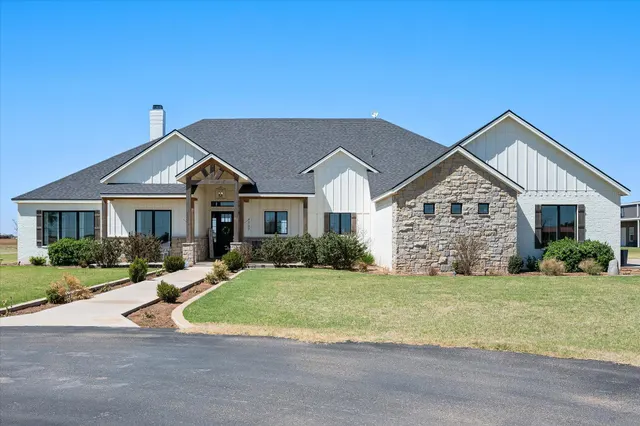 Photo 2 — 7707 N County Road 3240, Idalou, TX 79329