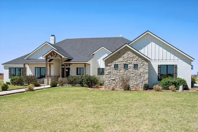 Photo 4 — 7707 N County Road 3240, Idalou, TX 79329