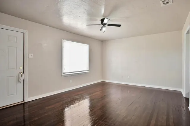 Photo 8 — 3006 Erskine Street, Lubbock, TX 79415