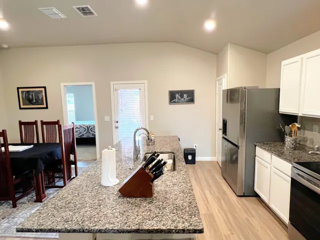 Photo 8 — 2006 135th Street, Lubbock, TX 79423