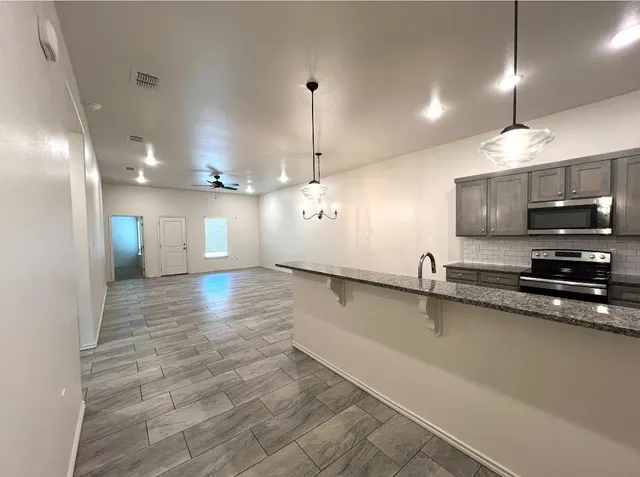Photo 2 — 5534 Kemper Street, Lubbock, TX 79416