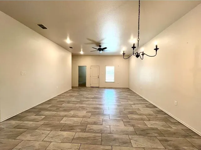 Photo 3 — 5534 Kemper Street, Lubbock, TX 79416
