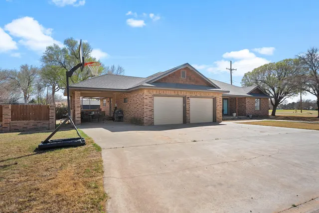 Photo 4 — 507 Mesa Drive, Plainview, TX 79072