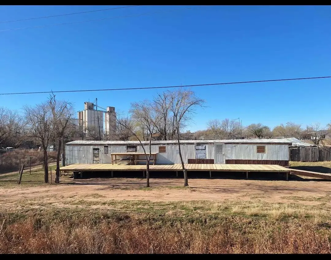 Front exterior — 615 E 9th Street, Hale Center, TX 79041