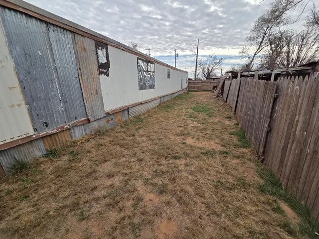 Photo 7 — 615 E 9th Street, Hale Center, TX 79041