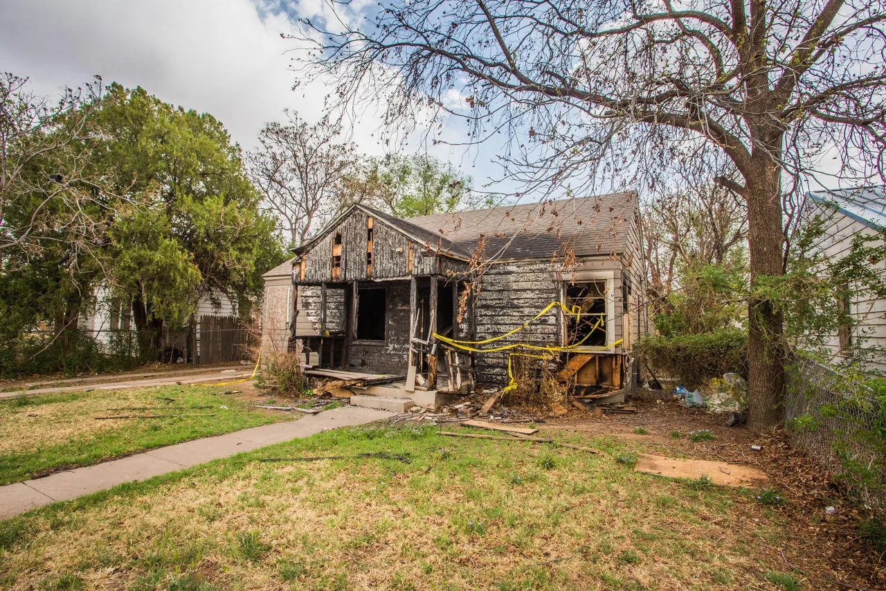 Photo 5 — 1503 27th Street, Lubbock, TX 79411