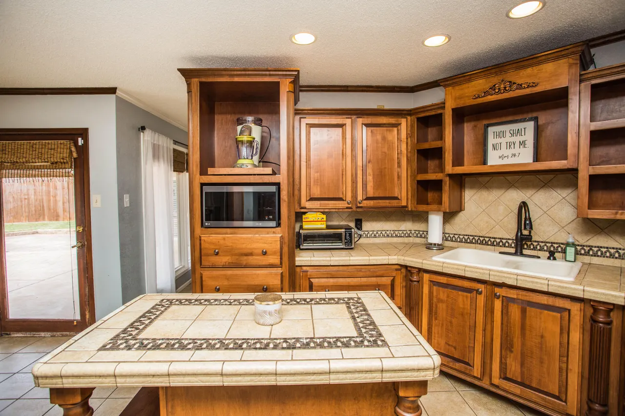 Photo 12 — 7802 Zoar Avenue, Lubbock, TX 79424
