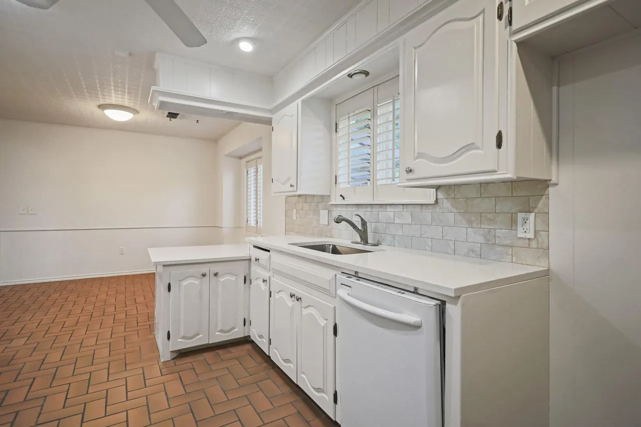 Photo 7 — 6805 Norfolk Avenue, Lubbock, TX 79413