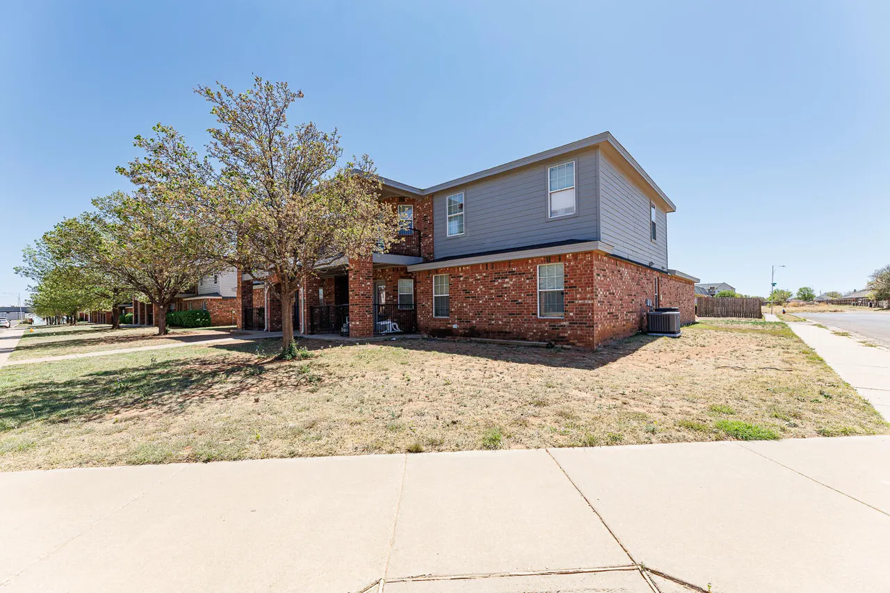 Photo 5 — 5845 7th Street, Lubbock, TX 79416